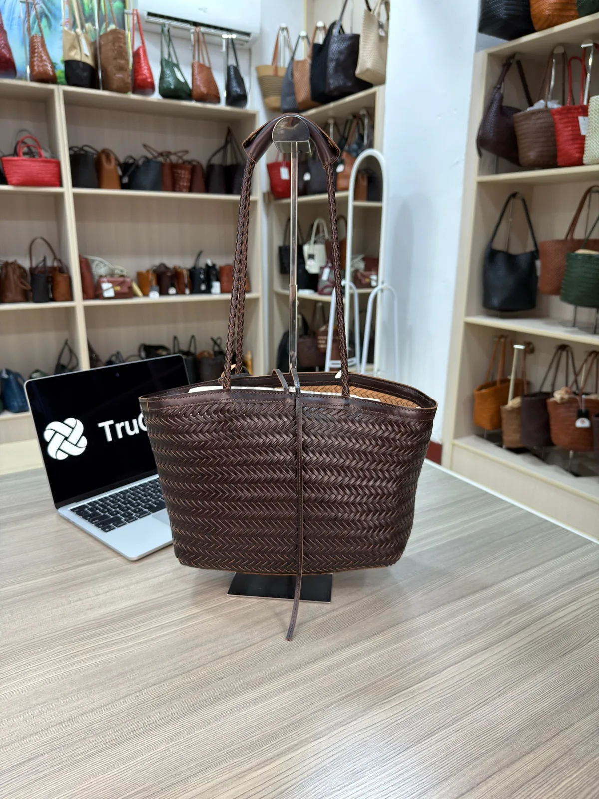 TG-90684 finished handwoven leather tote bag